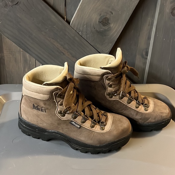 REI Shoes Rei Hiking Boots Weatherproof Dont You Have Pyramids To